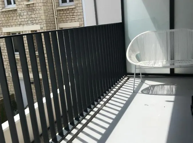 T2 De Standing Proche Centre דירה *